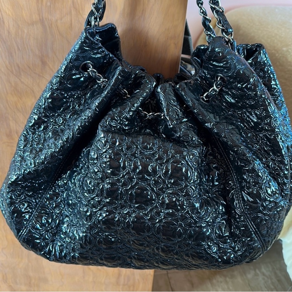 CHANEL TOTE - Picture 2 of 10